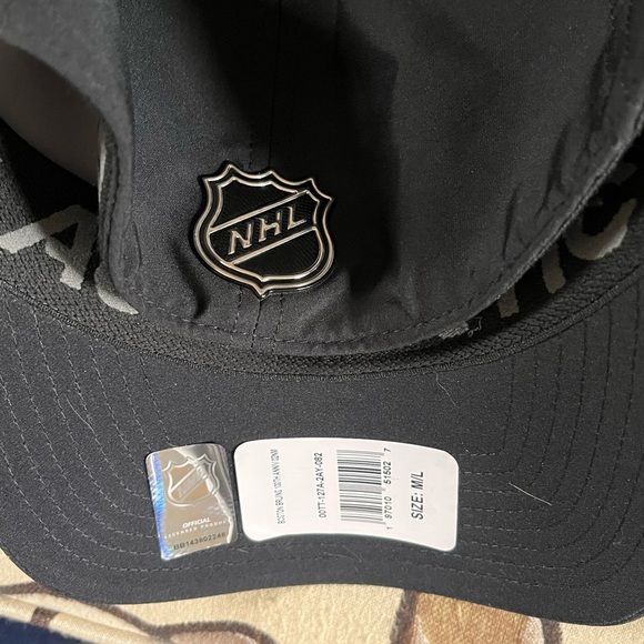 Boston Bruins hat - Picture 5 of 5